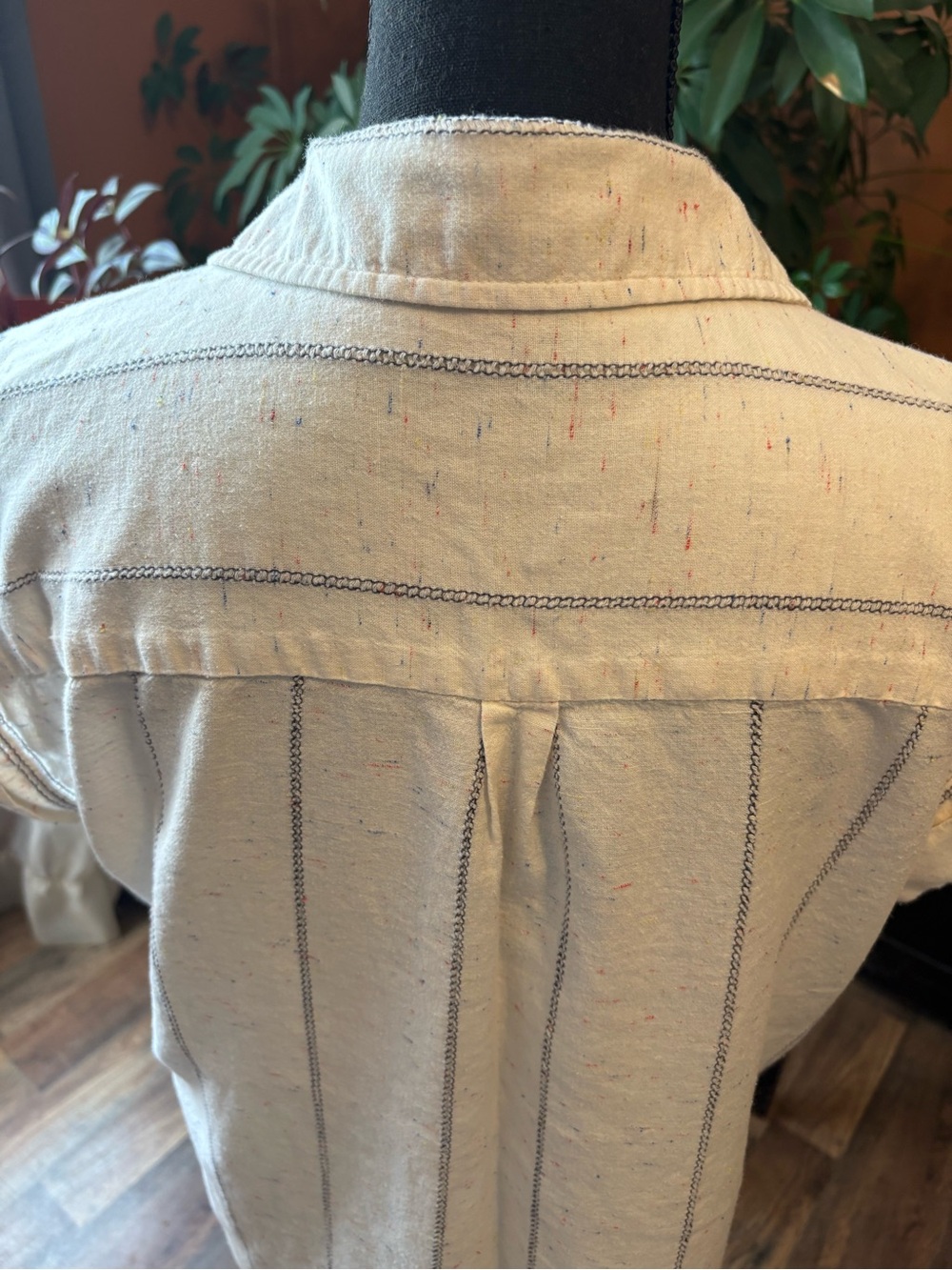 Velvet Heart Cream Button-Down Short Sleeve Shirt with Navy Stripes 100% Cotton - Picture 9 of 11
